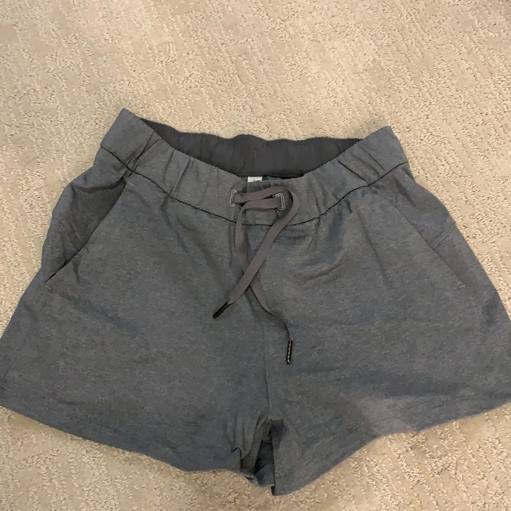 On the fly shorts size 6